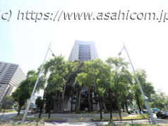 警察官かたる詐欺事件で男を逮捕、容疑を否認 リュックに1.6億円